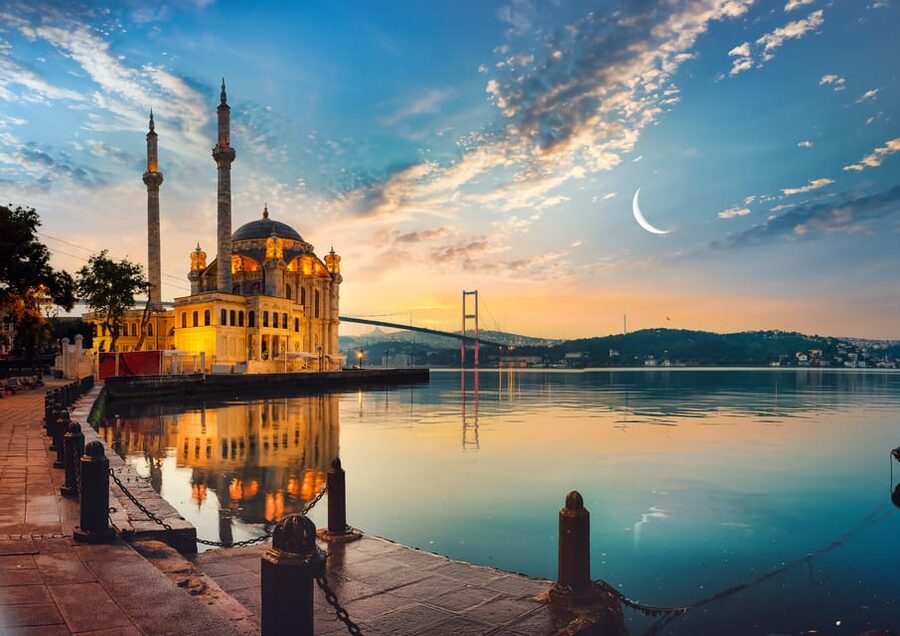 Istanbul: Bosphorus Cruise and Golden Horn Bus Tour - The cable car to Pierre Loti