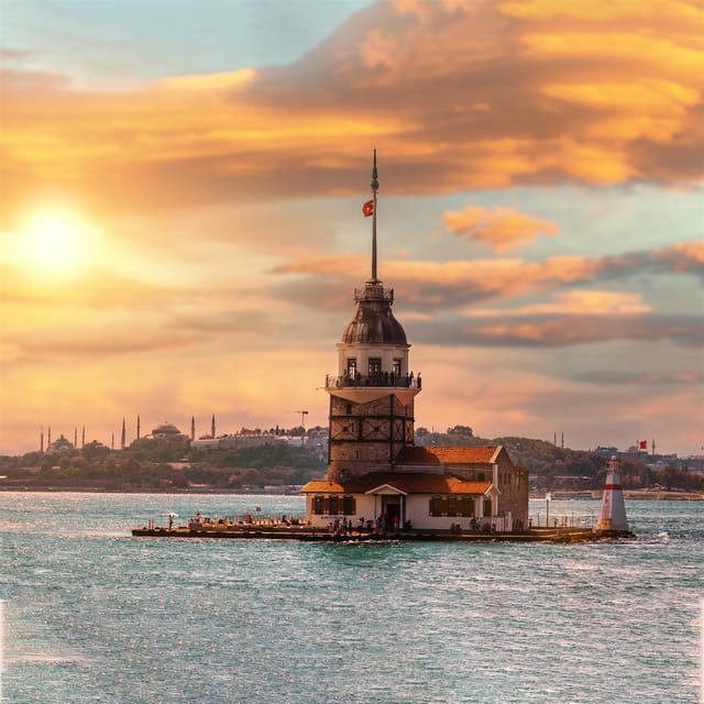 Istanbul: Bosphorus Cruise from Europe or Asia & Audio Guide - What the 90-minute route shows you