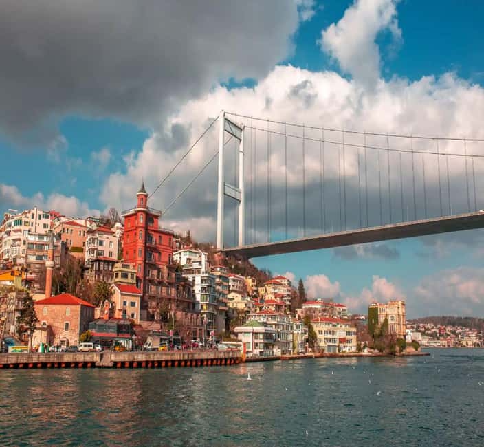 Istanbul: Bosphorus Cruise Morning or Sunset Boat Tour - Why the Bosphorus is the right place to see Istanbul