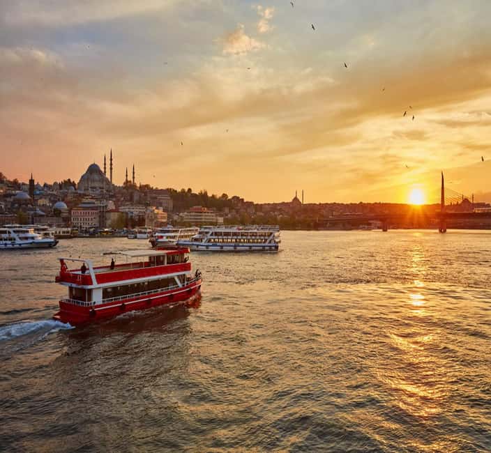 Istanbul: Bosphorus Cruise Morning or Sunset Boat Tour - What you see from the boat