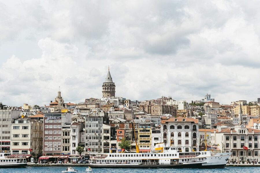 Istanbul: Bosphorus Cruise w/Audio Guide and Sunset Option - Audio guide and live commentary