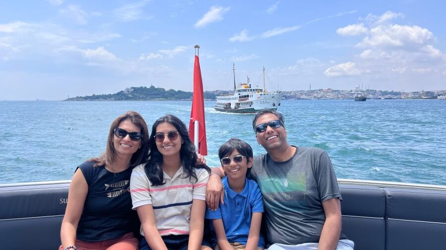 Istanbul: Bosphorus Cruise with Stopover on the Asian Side - The Kanlıca stop on the Asian side