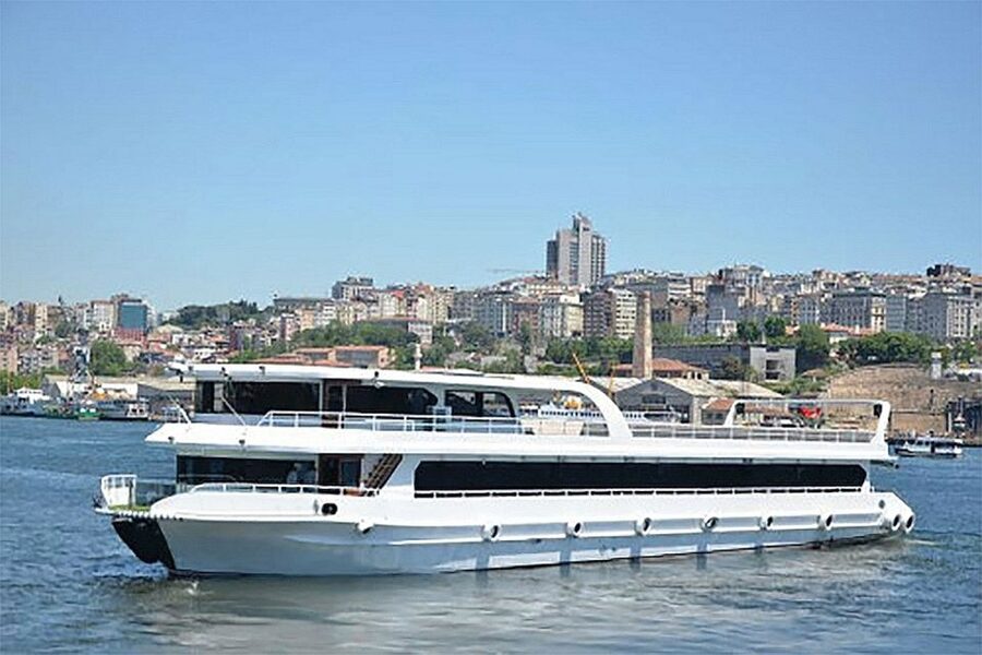 Istanbul Bosphorus Dinner Cruise &Entertainment hotel pickup - The Bosphorus after sunset is the main event