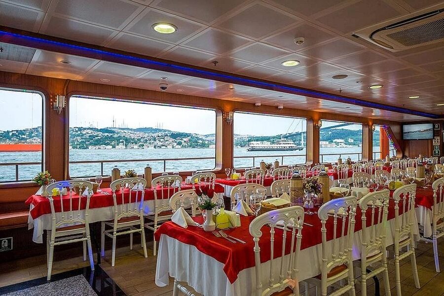 Istanbul Bosphorus Dinner Cruise &Entertainment hotel pickup - Folk dance, music, and the party atmosphere