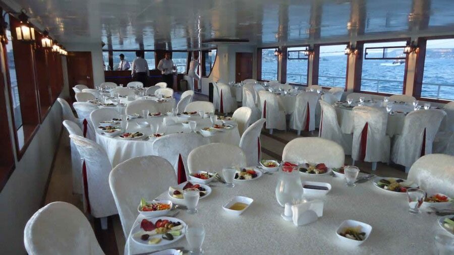 Istanbul Bosphorus Dinner Cruise &Entertainment hotel pickup - Tables, group size, and comfort