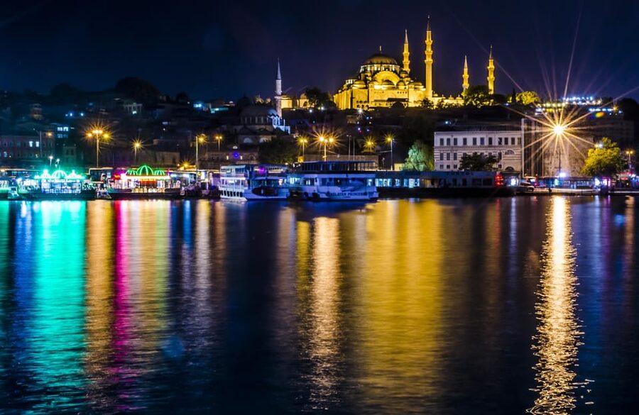 Istanbul: Bosphorus Dinner Cruise Incl. Drinks with Transfer - Photos, seating, and the best way to use your time