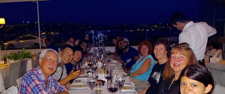 Istanbul: Bosphorus Dinner Cruise Incl. Drinks with Transfer - Boarding with a welcome drink and live music