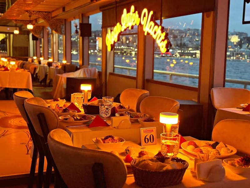 Istanbul: Bosphorus Dinner Cruise & Show with Private Table - The evening show: Turkish tradition with a party finish