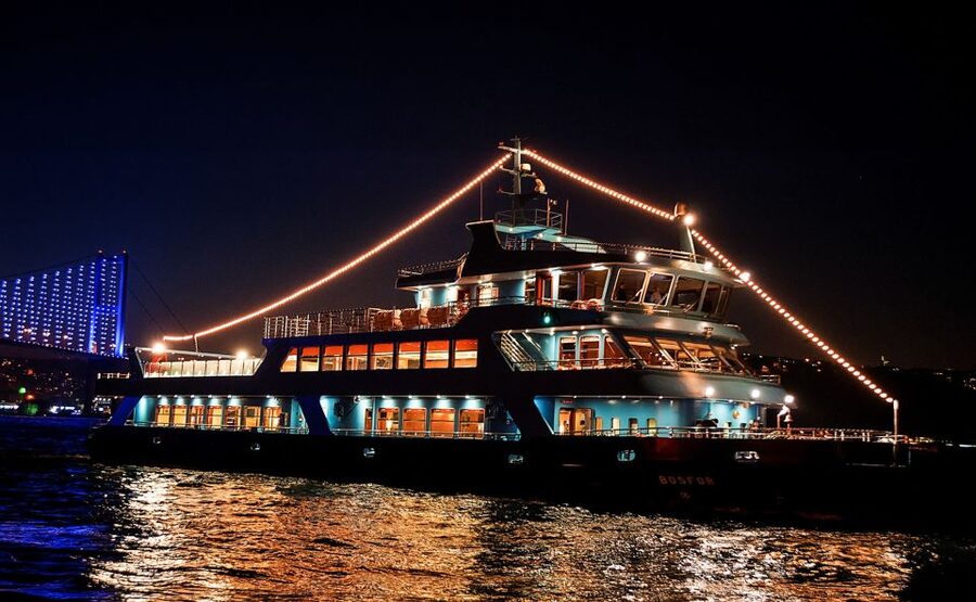 Istanbul: Bosphorus Dinner Cruise w/ Drinks & Entertainment - What kind of Bosphorus cruise is this?