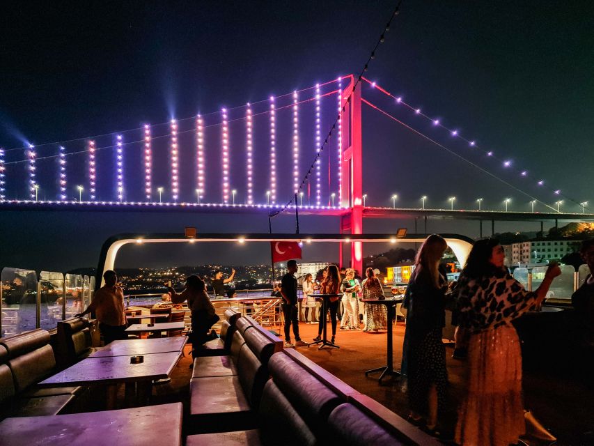 Istanbul: Bosphorus Dinner Cruise w/ Drinks & Entertainment - Meeting the AMOR yacht and getting aboard