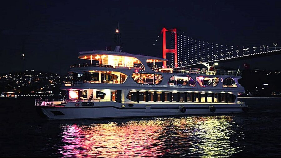 Istanbul: Bosphorus Dinner Cruise with Drinks & Turkish Show - Dinner, Turkish sweets, and drink choices
