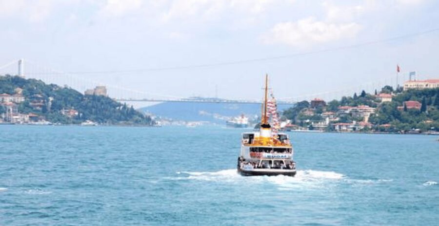 Istanbul: Bosphorus Dinner Cruise with Private Table & Show - Why a Bosphorus dinner makes sense at night