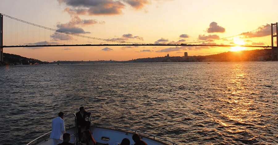 Istanbul: Bosphorus Dinner Cruise with Private Table & Show - Dinner: Turkish starters, three main choices, and dessert