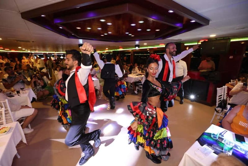 Istanbul: Bosphorus Dinner Cruise with Turkish Night Show - Who should book this evening?