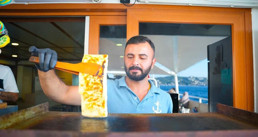 Istanbul: Bosphorus & Golden Horn Cruise Daytime or Sunset - Why this two-hour cruise works so well for first-time Istanbul visitors