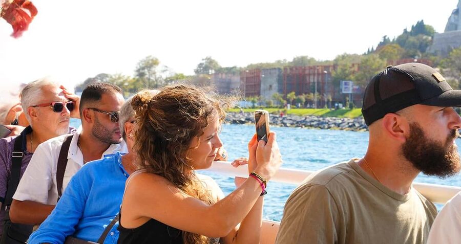 Istanbul: Bosphorus & Golden Horn Cruise Daytime or Sunset - Rumeli Fortress, Beylerbeyi Palace, and the upper Bosphorus