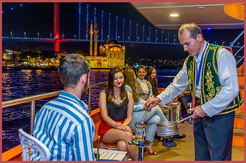 Istanbul: Bosphorus Night Dinner Cruise with Private Table - Why the Bosphorus works best after dark