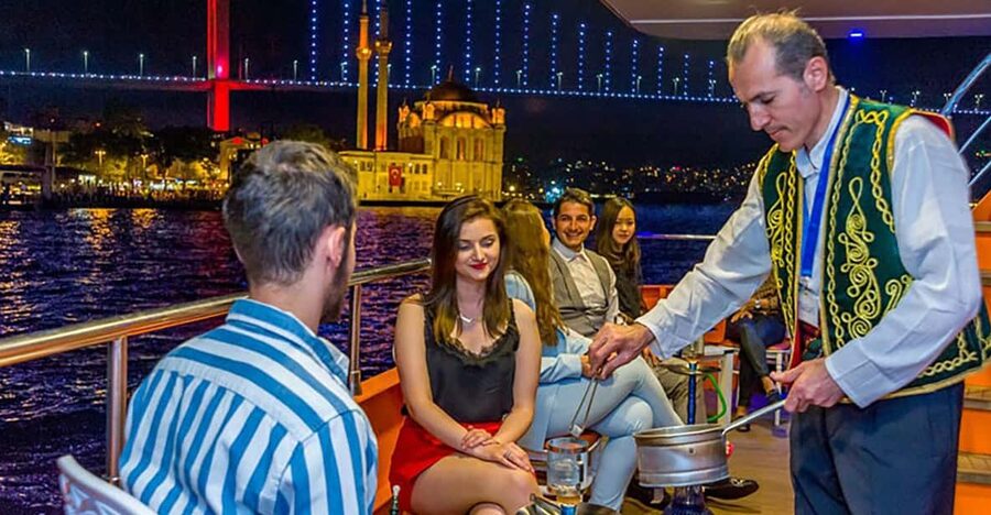 Istanbul: Bosphorus Night Dinner Cruise with Private Table - From Dolmabahçe Mosque to Dolmabahçe Palace