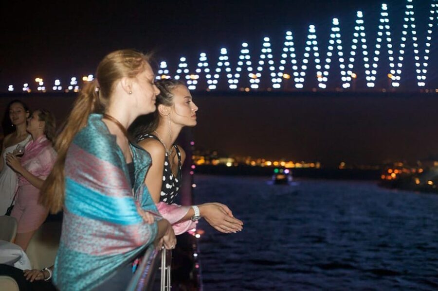 Istanbul: Bosphorus Night Dinner Cruise with Private Table - Çırağan Palace and the European shore