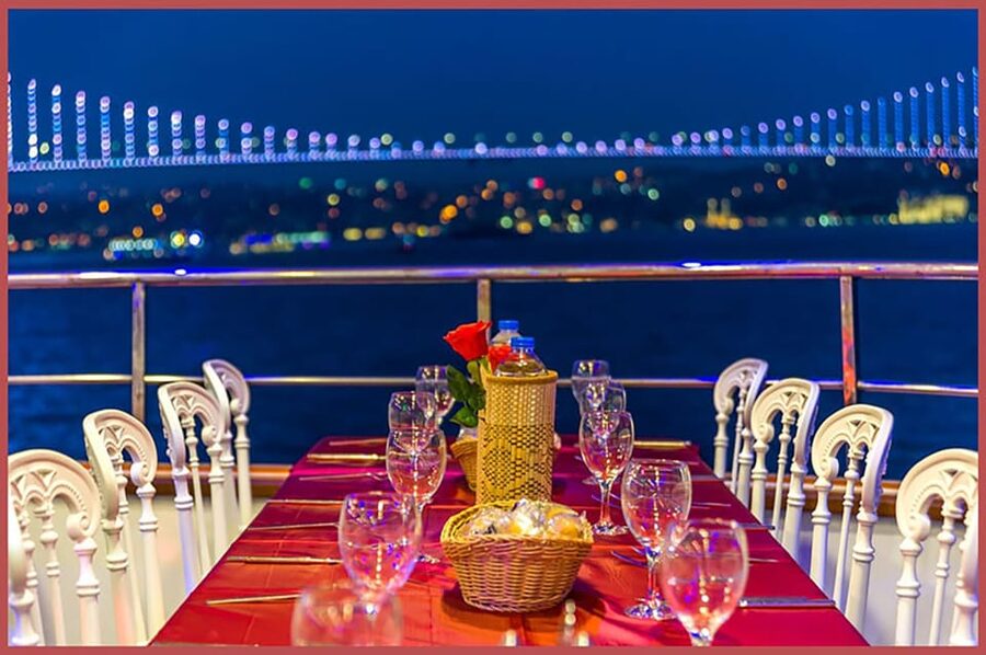 Istanbul: Bosphorus Night Dinner Cruise with Private Table - Rumeli Fortress and the Asian shore