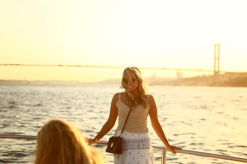 Istanbul: Bosphorus Private Guided Yacht Cruise with Snacks - Why the Bosphorus is the right place to see Istanbul