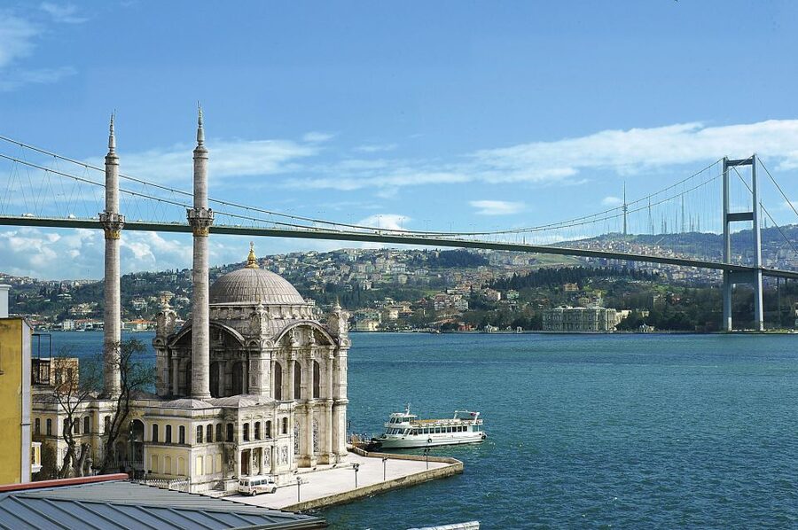 Istanbul: Bosphorus Sightseeing Boat Tour with Guide - Is $16 a fair price?
