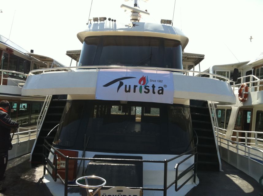 Istanbul: Bosphorus Sightseeing Boat Tour with Guide - Rumeli Fortress and the older shoreline