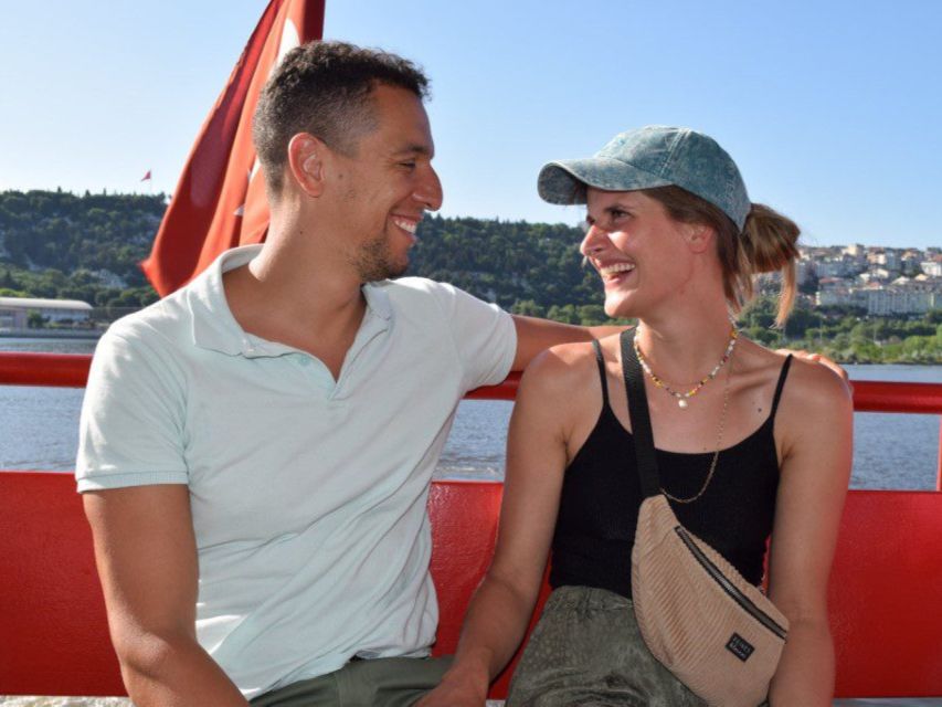 Istanbul: Bosphorus Sightseeing Cruise Tour with Audio Guide - Using the 11-language audio guide