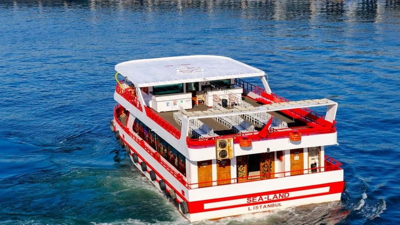 Istanbul: Bosphorus Sightseeing Cruise Tour with Audio Guide - Bebek and Rumeli Hisarı