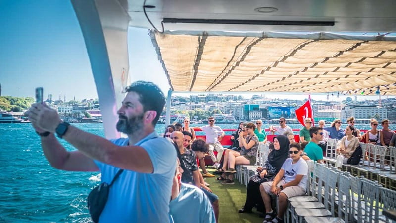 Istanbul: Bosphorus Sightseeing Cruise Tour with Audio Guide - Kuzguncuk, Üsküdar, and Maiden’s Tower