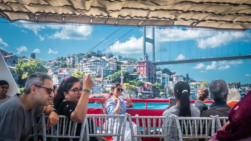 Istanbul: Bosphorus Sightseeing Cruise Tour with Audio Guide - Choosing a departure time