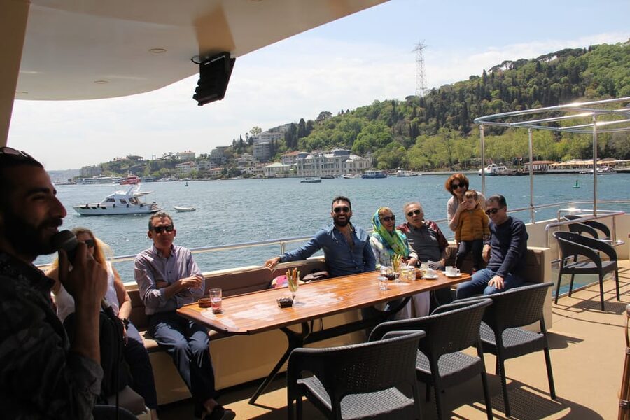 Istanbul: Bosphorus Strait and Black Sea Lunch Cruise - Anadolu Kavagi, the one-hour stop