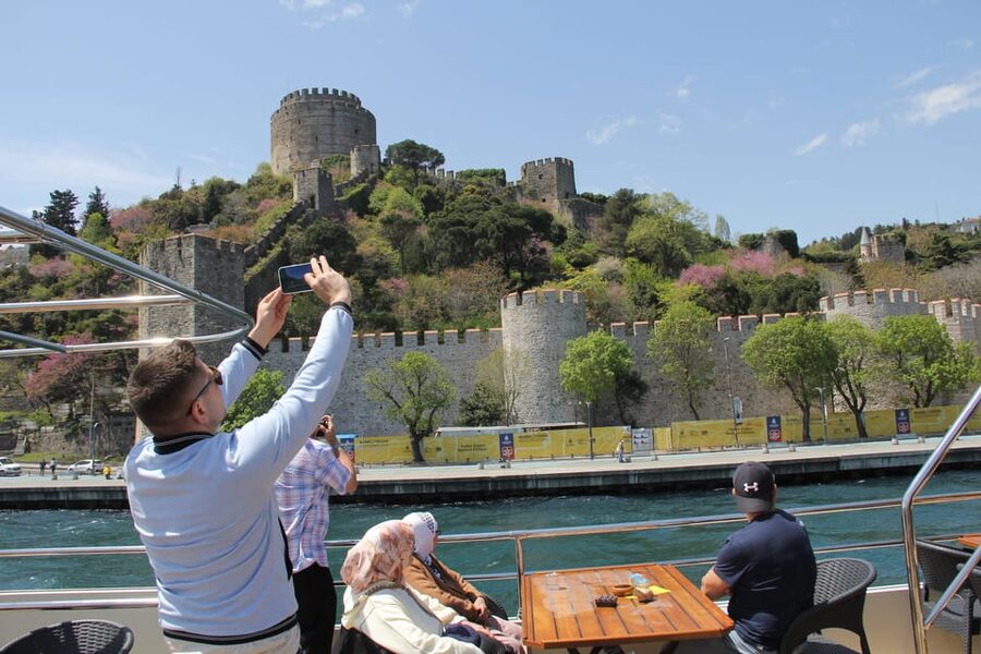 Istanbul: Bosphorus Strait and Black Sea Lunch Cruise - Golden Horn, Galata Bridge, and Galataport