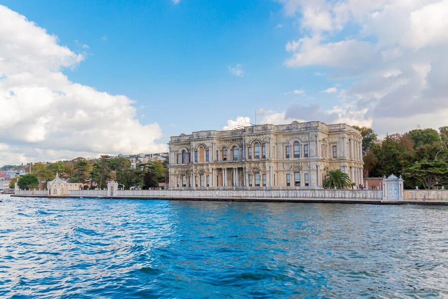 Istanbul: Bosphorus Strait Sightseeing Cruise & Audio Guide - What the two hours feel like on board
