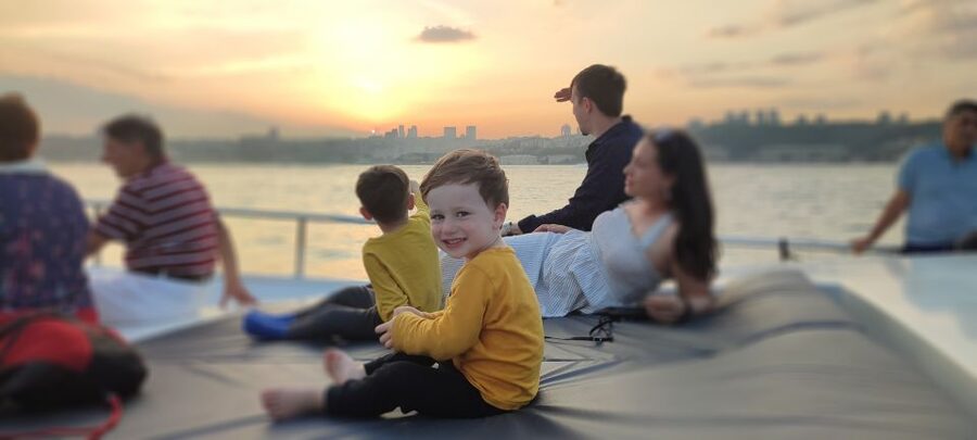 Istanbul: Bosphorus Sunset Cruise on Yacht with Live Guide - Why the Bosphorus looks best at sunset
