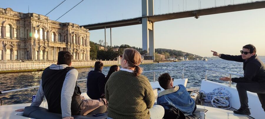 Istanbul: Bosphorus Sunset Cruise on Yacht with Live Guide - Is the $19 price good value?