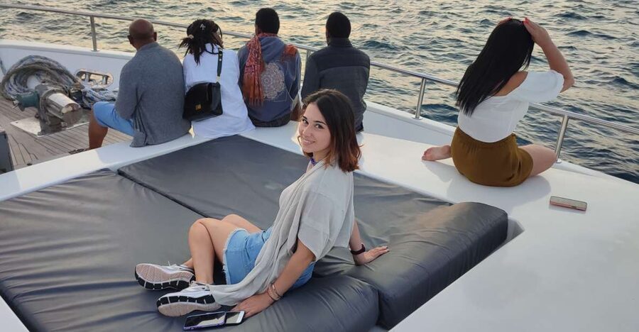 Istanbul: Bosphorus Sunset Cruise on Yacht with Live Guide - Arnavutköy and Bebek: the residential Bosphorus