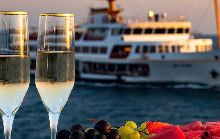 Istanbul: Bosphorus Sunset Cruise with Drinks & Snack - Why a sunset boat ride works so well in Istanbul