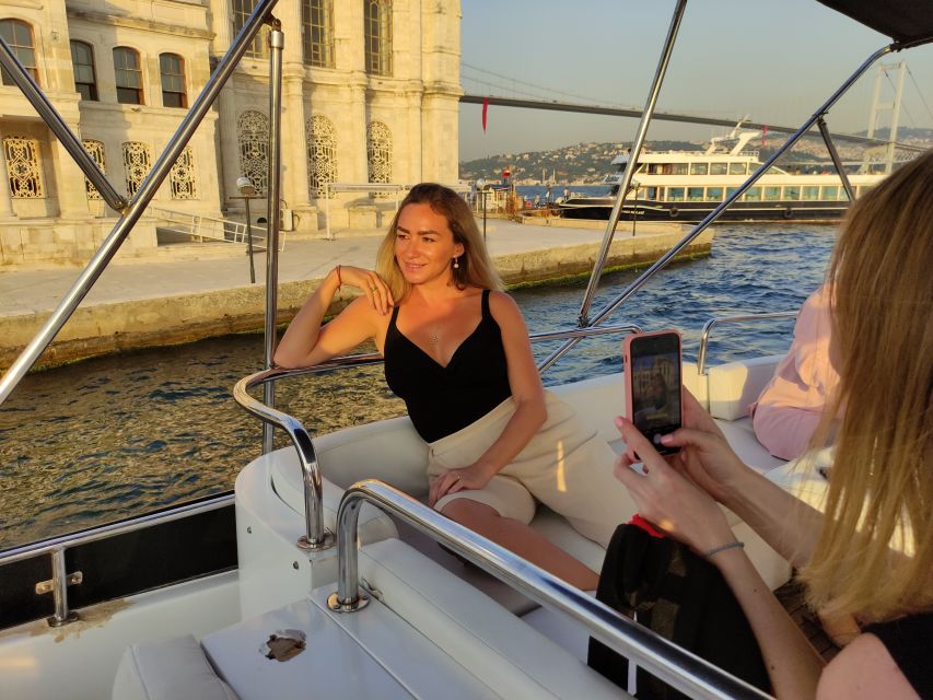 Istanbul: Bosphorus Sunset Cruise with Snacks and Wine - Dolmabahçe Palace and Beşiktaş from the water