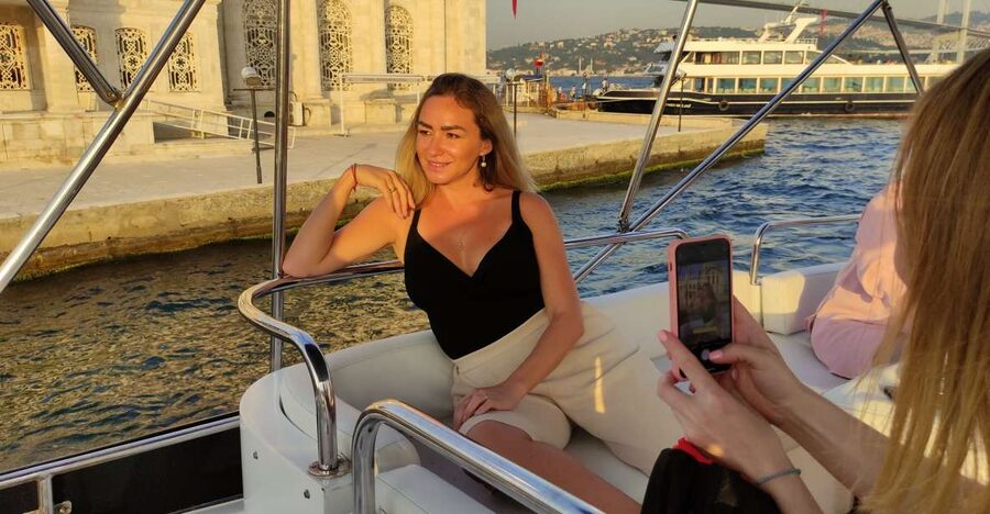 Istanbul: Bosphorus Sunset Cruise with Snacks and Wine - Ortaköy Mosque and the first bridge views