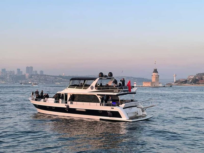 Istanbul: Bosphorus Sunset or Night Yacht Cruise & Transfers - Sunset sailing or night cruise?