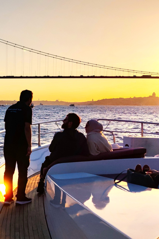 Istanbul: Bosphorus Sunset Yacht Cruise with Live Guide - Bridges and the northern turn