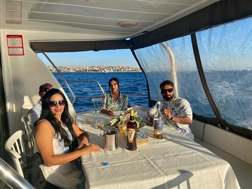 Istanbul: Bosphorus Yacht Cruise at Sunset with Snacks - Maiden’s Tower and the changing evening light