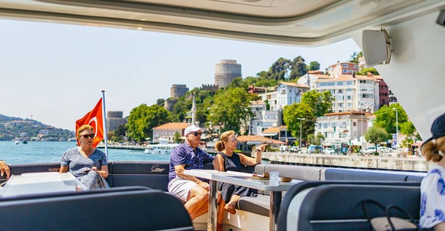 Istanbul: Bosphorus Yacht Cruise with Stopover on Asian Side - Why the Bosphorus is the right place to begin