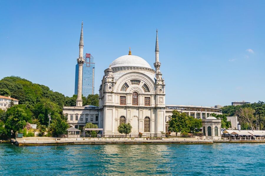 Istanbul: Bosphorus Yacht Cruise with Stopover on Asian Side - Boarding at Dolmabahce Mosque