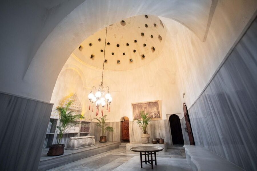 Istanbul: Cagaloglu Hamam Experience - The warm room prepares you for the heat