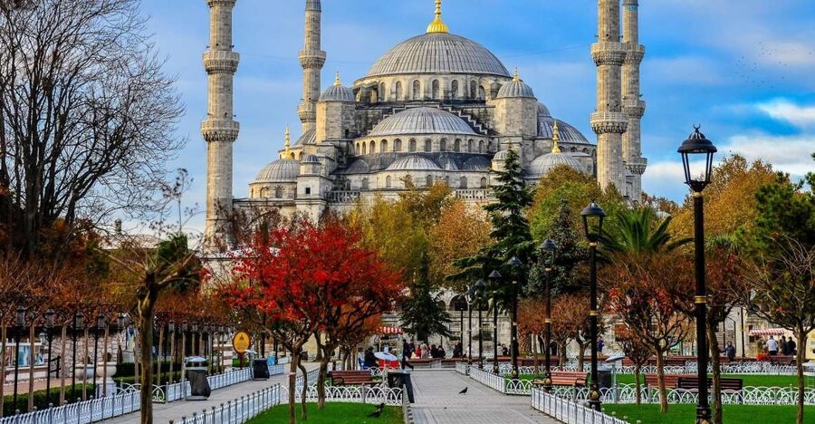 Istanbul: City Highlights Tour w/Hagia Sophia & Blue Mosque - Why this four-hour tour works well for a first day
