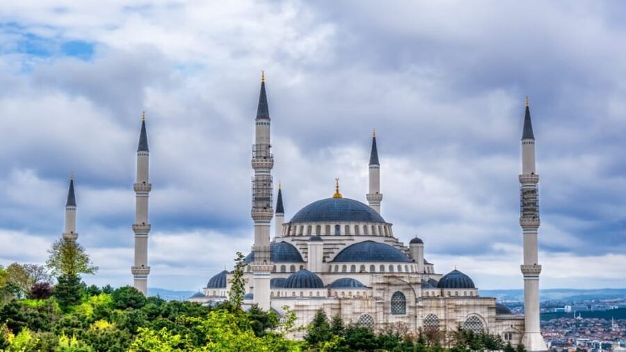 Istanbul: City Hightlights Bus Tour and Bosphorus Cruise - Beylerbeyi Palace on the Asian shore