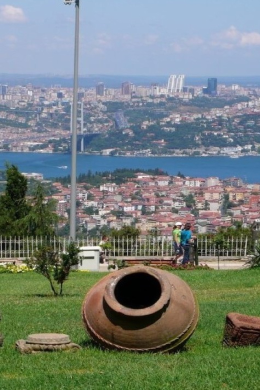 Istanbul: City Hightlights Bus Tour and Bosphorus Cruise - Turkish lunch and a needed pause
