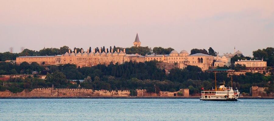 Istanbul City Sightseeing Tour & Turkish Dinner & Show - Dinner, belly dancing, and Anatolian folklore